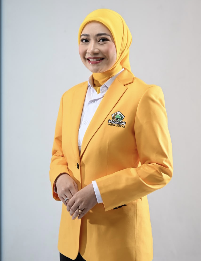 HUT ke-62 Golkar, Adela Kanasyah Adies Turun Langsung Temui Sopir Angkutan Umum Surabaya