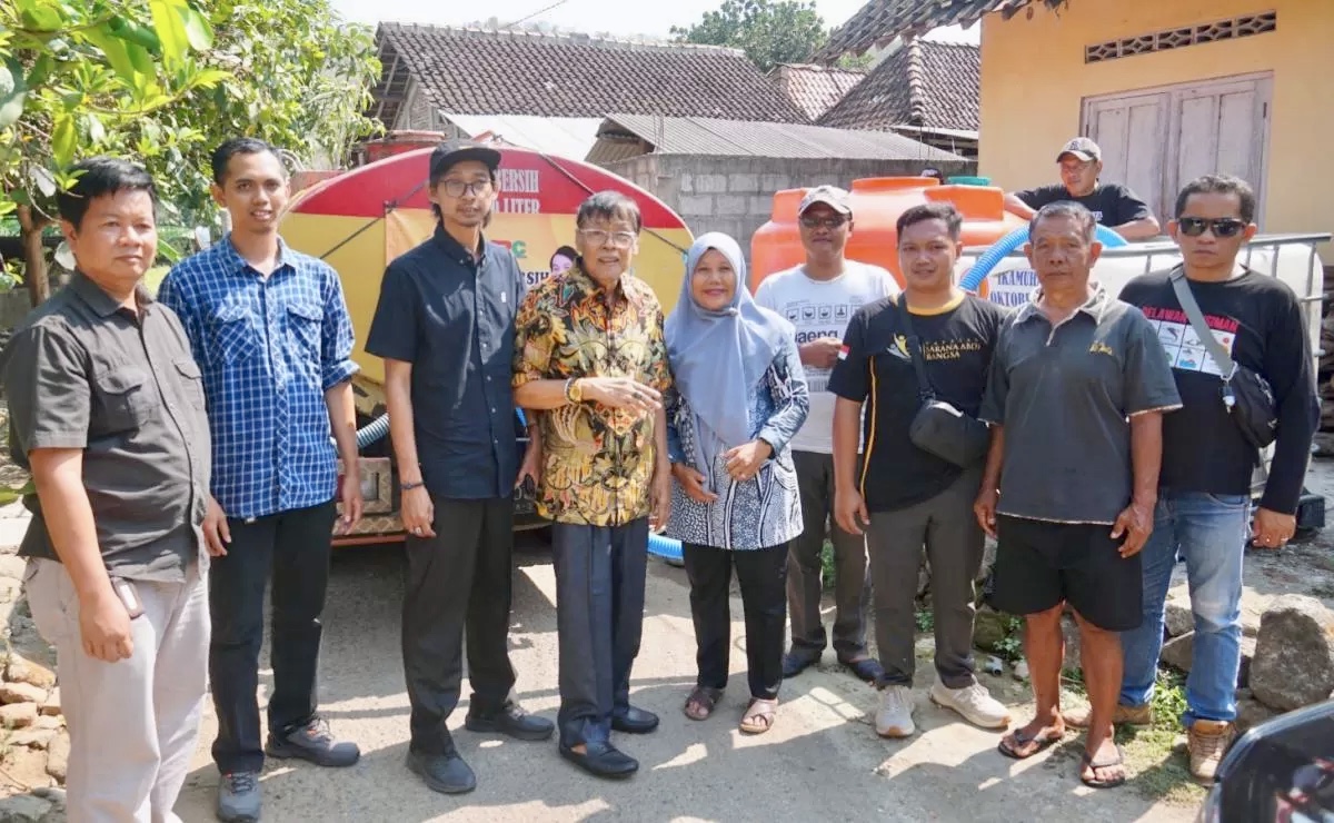 Gandung Pardiman Distribusikan Puluhan Tangki Air Bersih ke Wilayah Kekeringan di Bantul