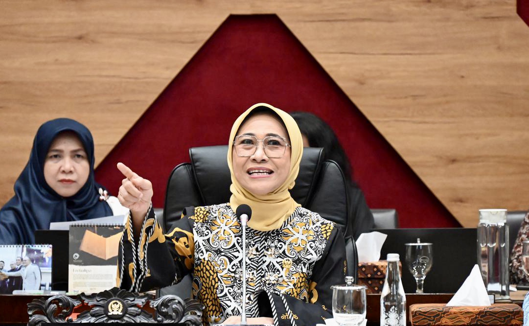 Soroti Surat Edaran Mendikdasmen, Hetifah Sjaifudian Dorong Pemerintah Siapkan Transisi Adil bagi Guru Non-ASN